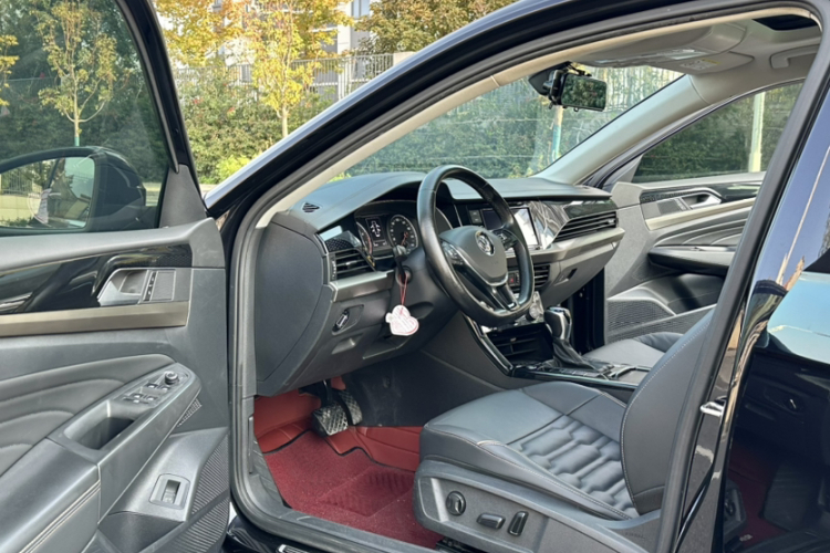 大众 帕萨特 2019款 330TSI 精英版 国VI中控内饰7003