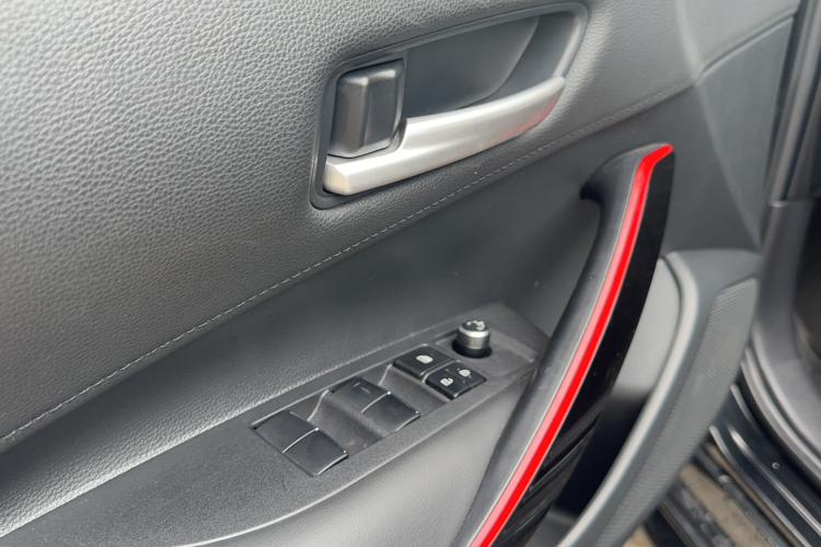 丰田 雷凌 2021款 185T CVT运动版中控内饰7004