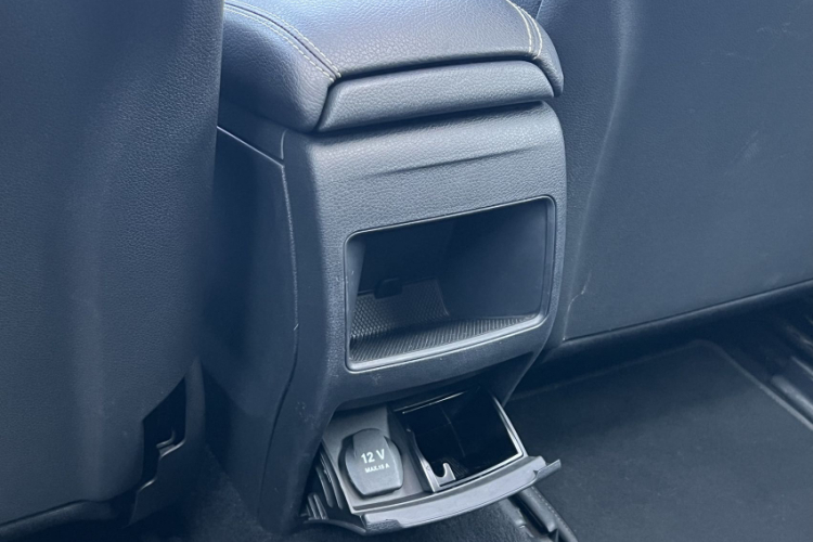 奔驰CLA 2016款 CLA 200 动感型中控内饰7002