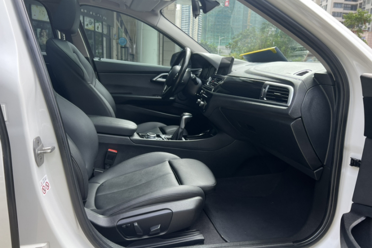 宝马1系 2017款 118i 设计套装型中控内饰7007