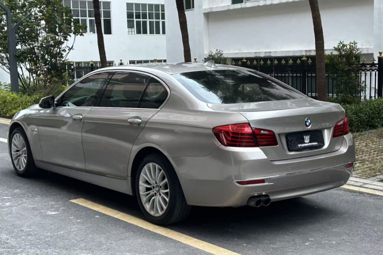 宝马5系 2014款 525Li 豪华设计套装车身外观6004