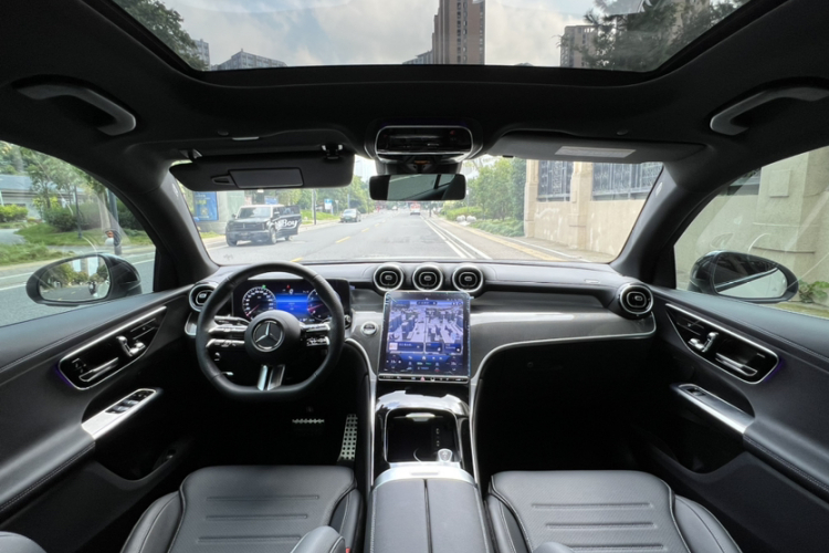 奔驰GLC轿跑 2024款 GLC 260 4MATIC 轿跑SUV中控内饰7002