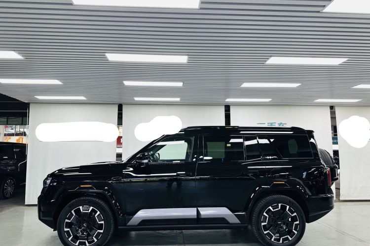 方程豹 豹8 2025款 智勇旗舰版 7座车身外观6007