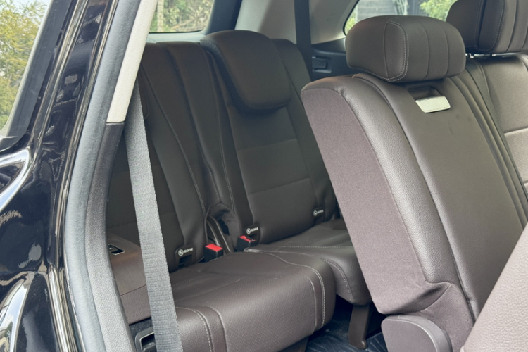 奔驰GLS 2023款 改款 GLS 450 4MATIC 时尚型中控内饰7012