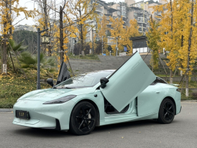 昊铂GT 2023款  710后驱超充七翼版