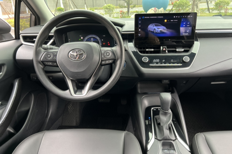 丰田 卡罗拉 2023款 1.8L 智能电混双擎 精英版中控内饰7011