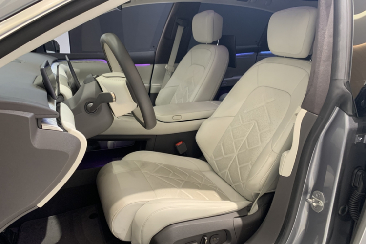 蔚来ET7 2024款 75kWh 行政签名版中控内饰7007