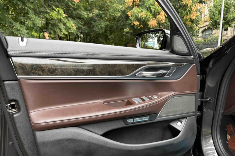 宝马7系 2016款 740Li 领先型中控内饰7005