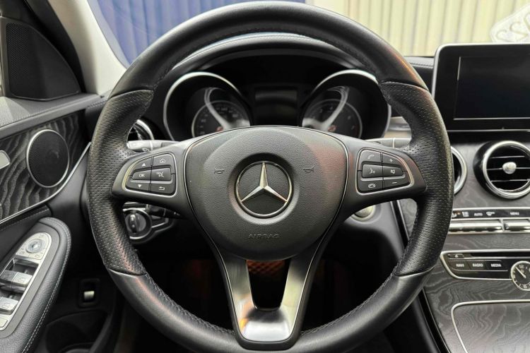 奔驰C级 2018款 C 200 L 运动版局部细节13