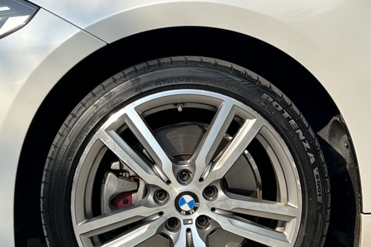 宝马1系 2020款 125i 领先型M运动套装车身外观6004