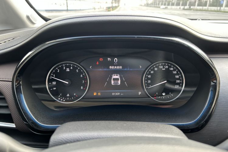 别克GL8 2023款 陆上公务舱 652T 豪华型中控内饰15