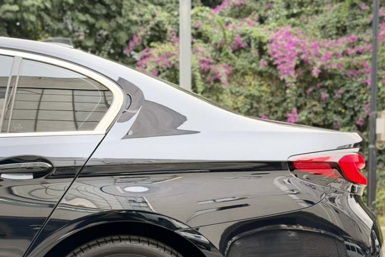 宝马5系 2022款 改款 525Li M运动套装车身外观6007