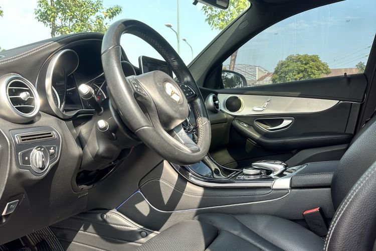 奔驰GLC轿跑 2017款 GLC 200 4MATIC 轿跑SUV中控内饰7003