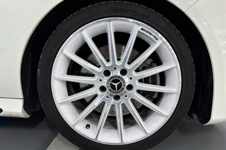 奔驰CLA 2017款 CLA 220 4MATIC 极地限量版车身外观6003