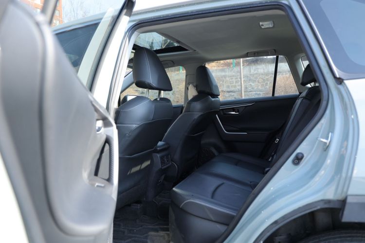 丰田 RAV4荣放 2020款 双擎 2.5L E-CVT四驱精英PLUS版中控内饰7002