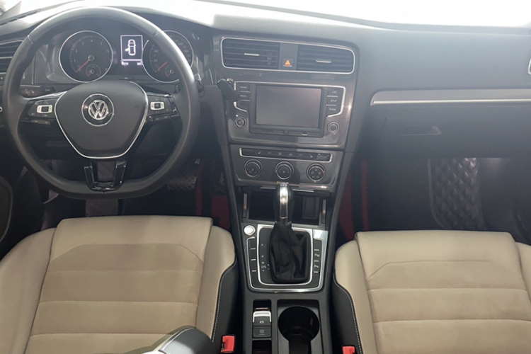 大众 高尔夫 2017款 230TSI 自动豪华百万辆纪念版中控内饰7001