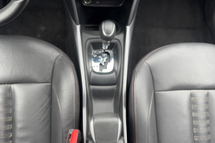 标致2008 2014款 1.6L 自动领航版局部细节18