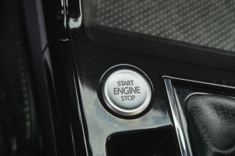 大众 帕萨特 2025款 出众款 380TSI 星空龙腾版中控内饰7009