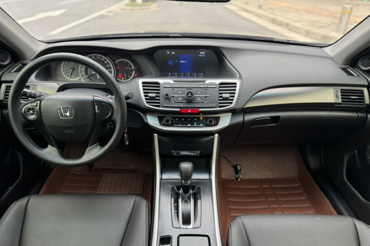 本田 雅阁 2015款 2.0L LX 舒适版中控内饰7001