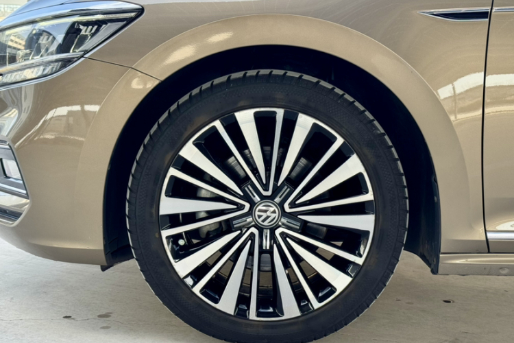 大众 帕萨特 2019款 380TSI 尊贵版 国VI车身外观6002