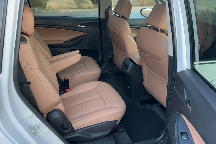 别克GL6 2021款 323T 轻混动互联豪华型中控内饰7003