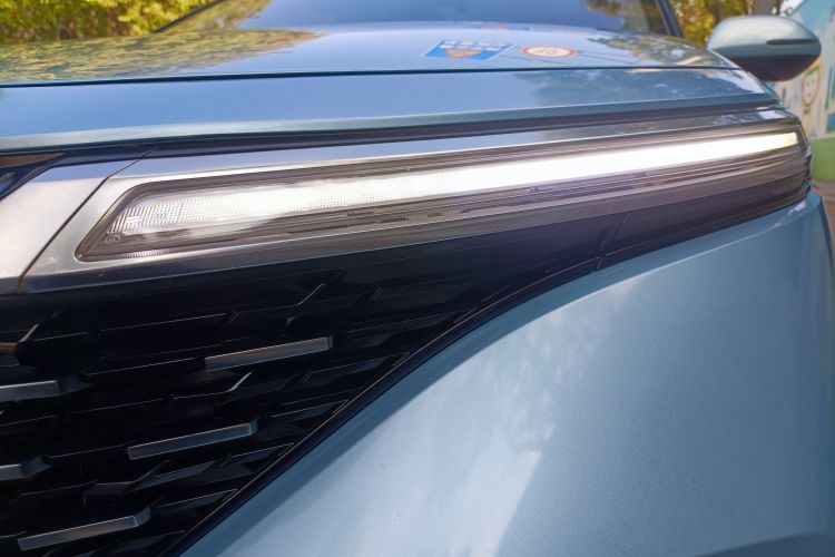 宝骏RM-5 2019款 1.5T CVT 24小时在线尊贵型 6座车身外观6009