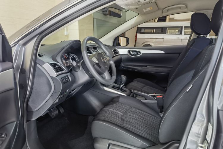 日产 轩逸 2024款 经典 1.6XE CVT舒适版中控内饰7008