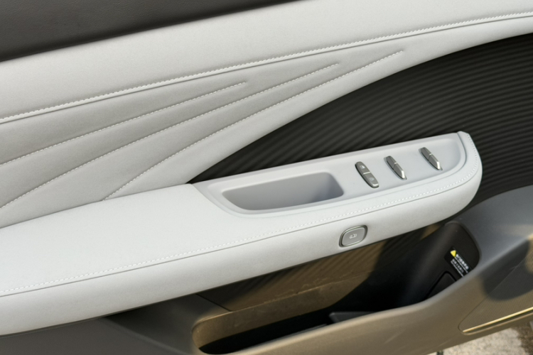 日产N7 2025款 510 Air中控内饰7013