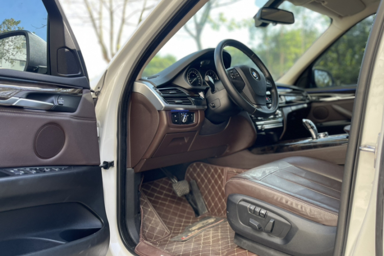 宝马X5(进口) 2015款 xDrive28i中控内饰7004