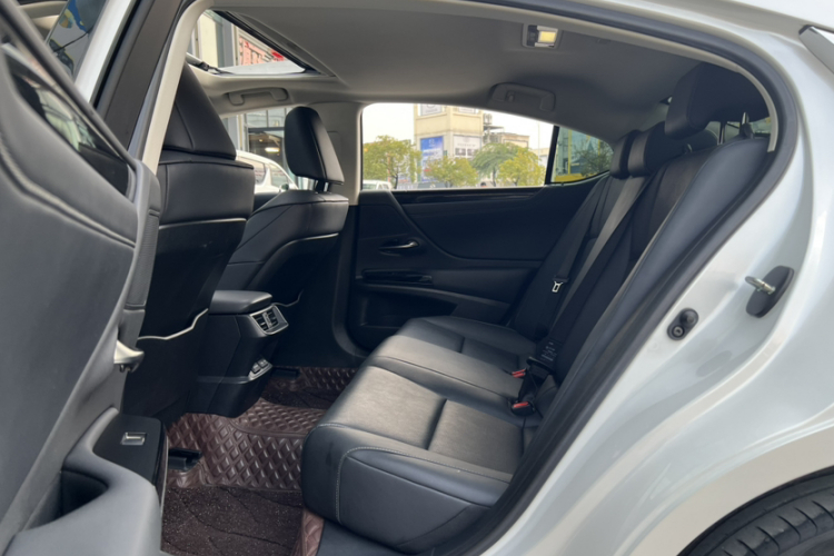 雷克萨斯ES 2022款 200 卓越版中控内饰7002