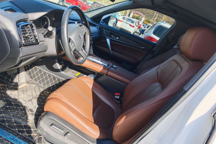 本田UR-V 2020款 370TURBO 四驱尊享版中控内饰7004