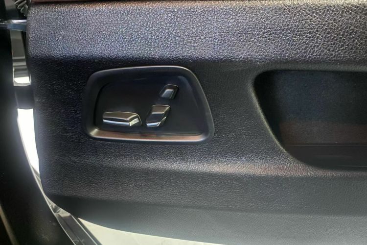 宝马5系 2017款 520Li 典雅型中控内饰7005