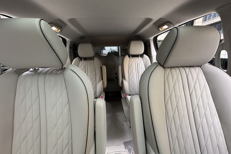 别克GL8 2022款 陆上公务舱 652T 智慧豪华型局部细节9008