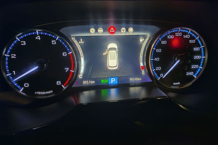 广汽传祺 传祺GS8 2017款 320T 两驱豪华智联版（七座）中控内饰15