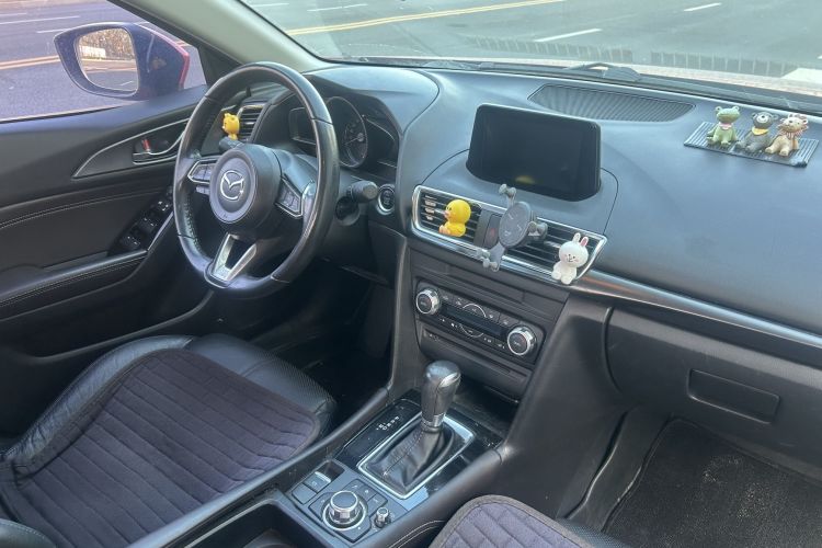 马自达3 昂克赛拉 2017款 三厢 2.0L 自动尊贵型 国V中控内饰7004