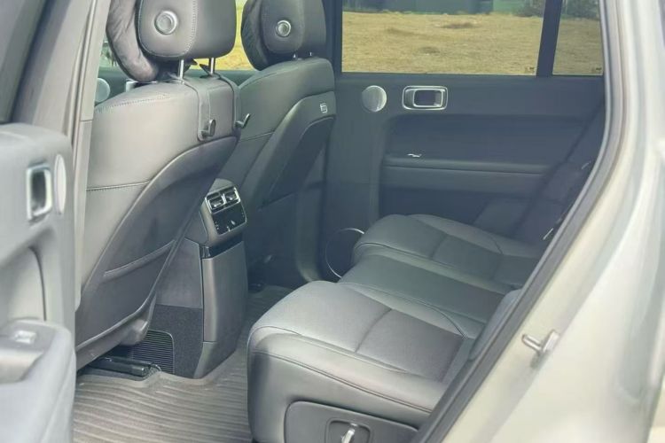 理想汽车 理想L6 2024款 Max中控内饰7004