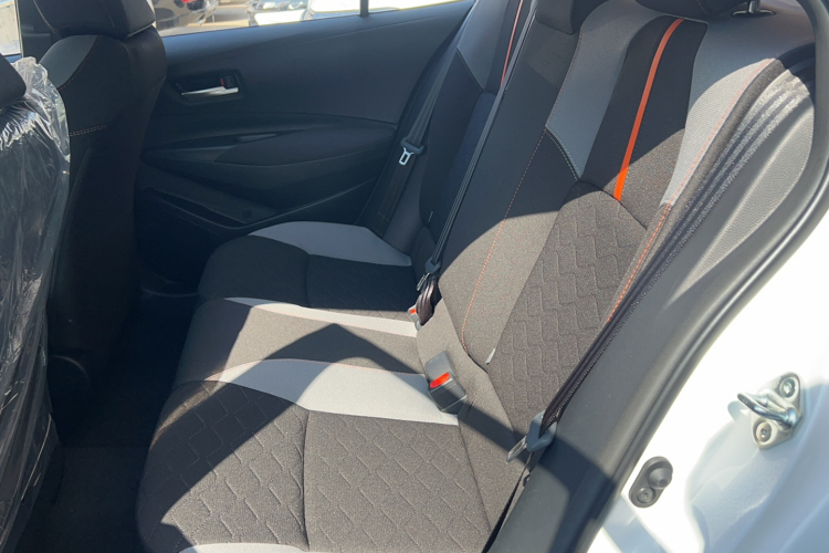 丰田 卡罗拉 2024款 1.2T 先锋版中控内饰7001