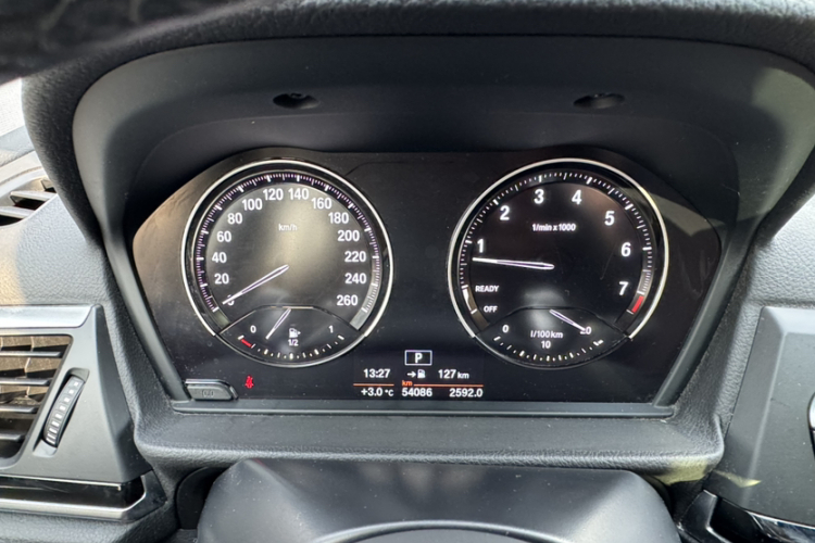 宝马1系 2020款 125i 领先型M运动套装中控内饰15