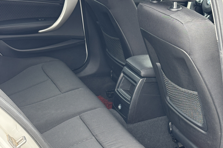 宝马1系(进口) 2016款 118i 领先型中控内饰7001