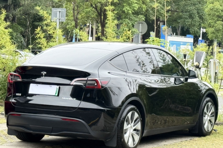 特斯拉 Model Y 2022款 改款 后轮驱动版车身外观6005