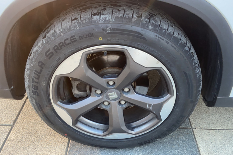 宝骏RM-5 2019款 1.5T CVT 24小时在线豪华型 7座车身外观6008