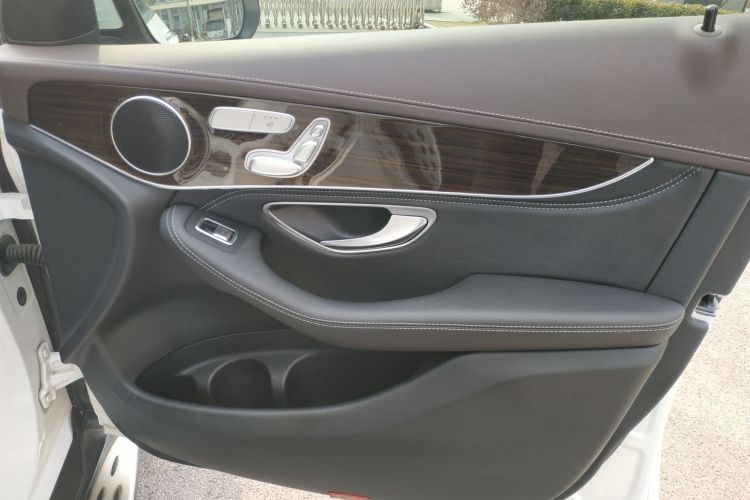 奔驰GLC 2019款 改款 GLC 260 L 4MATIC 豪华型局部细节9003