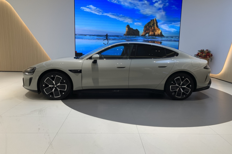 小米汽车 小米SU7 2024款 后驱标准创始版车身外观6003