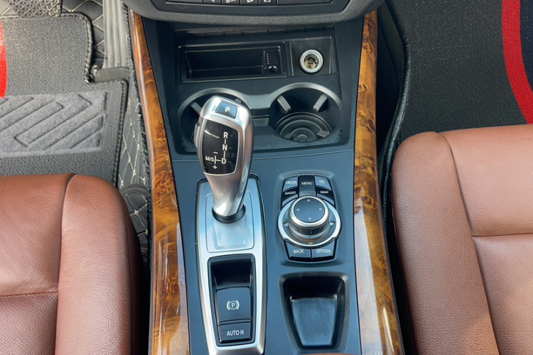 宝马X5(进口) 2011款 xDrive35i 领先型局部细节18