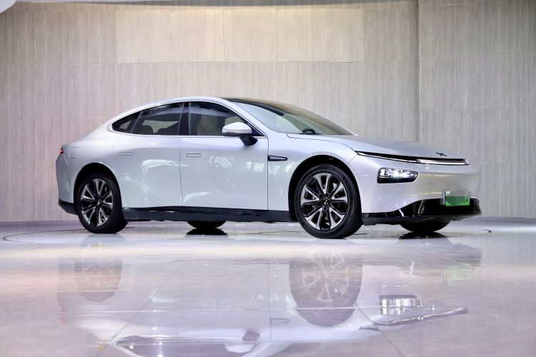 小鹏P7 2022款 480G+车身外观6004