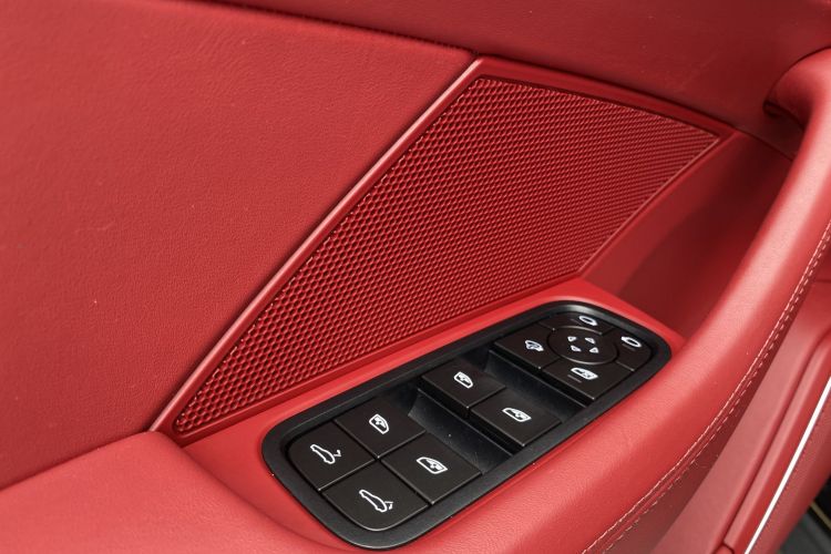 保时捷 2023款 Panamera 行政加长铂金版 2.9T局部细节9005