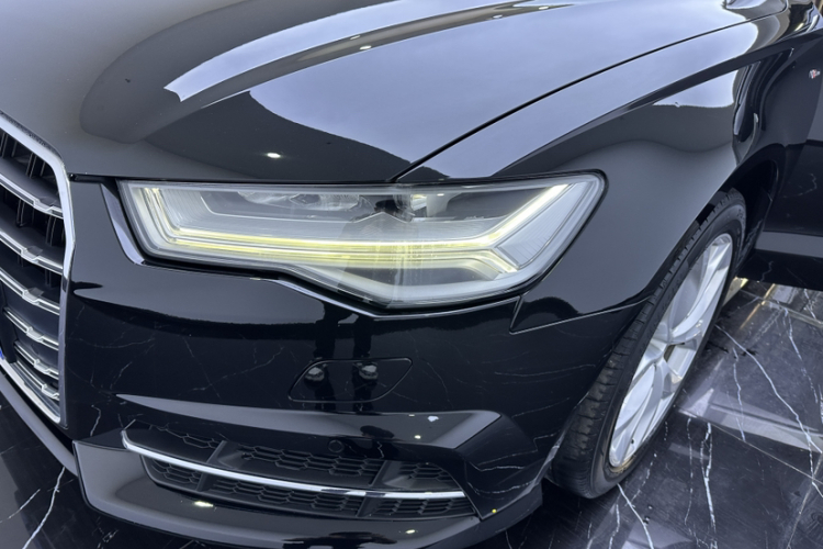 奥迪A6L 2018款 30周年年型 35 TFSI 时尚型局部细节9001