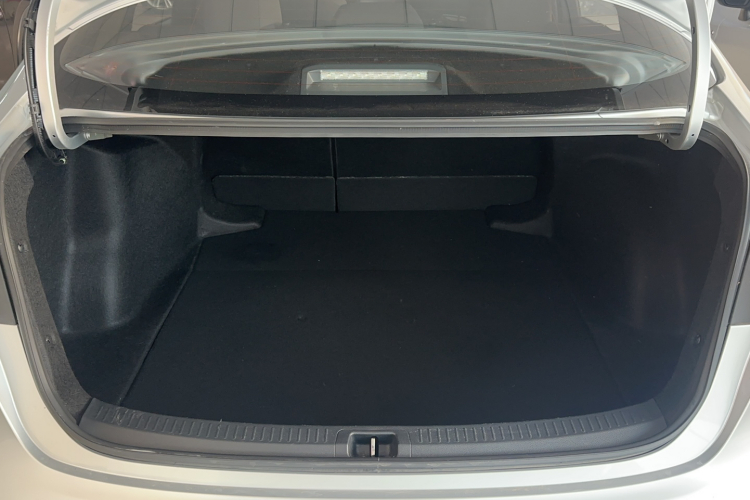 丰田 雷凌 2021款 185T CVT豪华版局部细节23