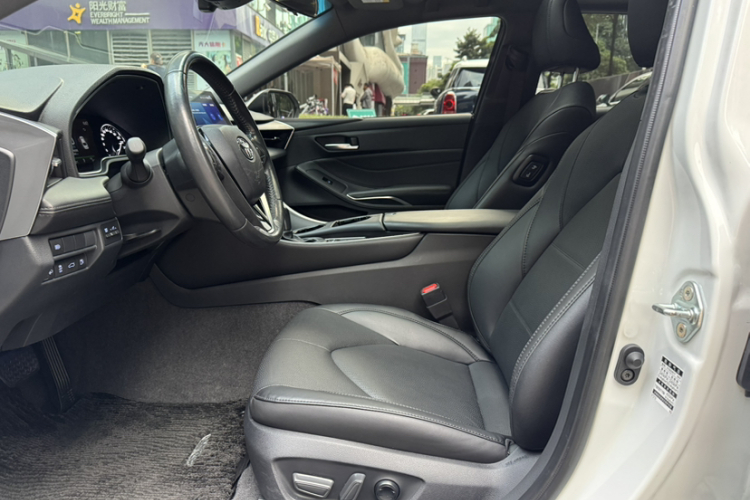 丰田 亚洲龙 2023款 双擎 2.5L 豪华版中控内饰7008