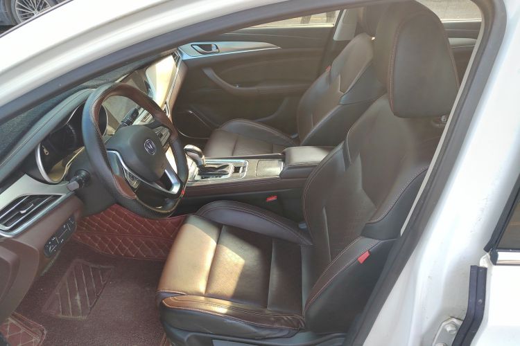 长安 逸动 2018款 1.6L GDI 自动领尚型中控内饰7001